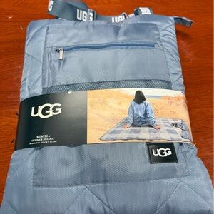 UGG Mischa quilted outdoor blanket Beach, Camping, Picnic Blue in color New